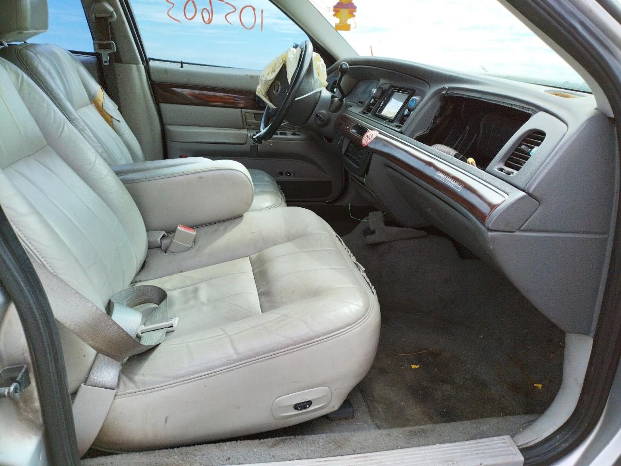 Photo 5 from auction – 2003 MERCURY GRAND MARQ with VIN 2MEFM75W03X641450