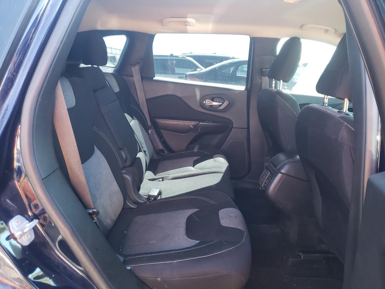 Photo 6 from auction – 2015 JEEP CHEROKEE S with VIN 1C4PJLAB7FW539198