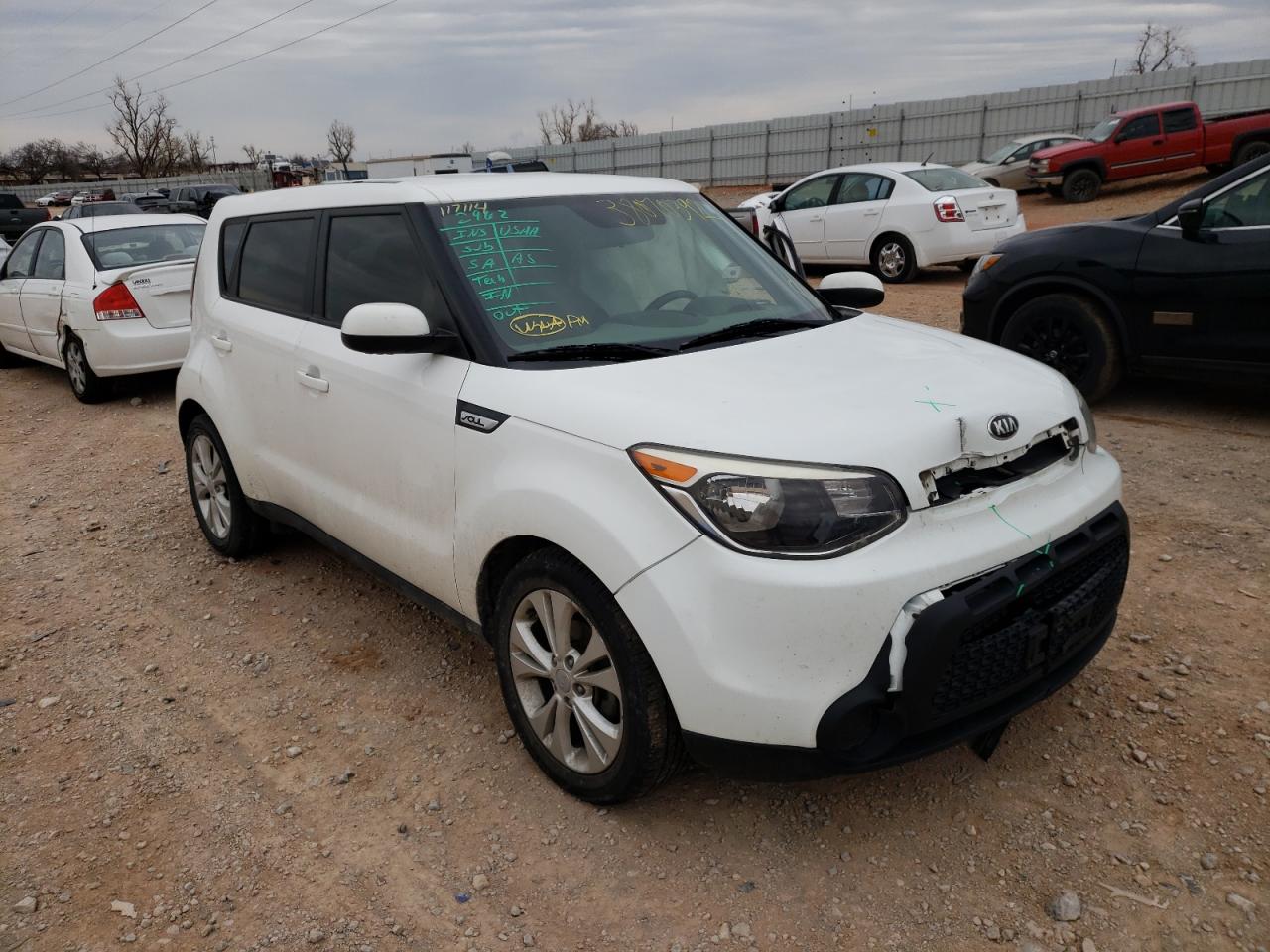KIA SOUL + 2015 with VIN KNDJP3A51F7117114 - Photo from auction