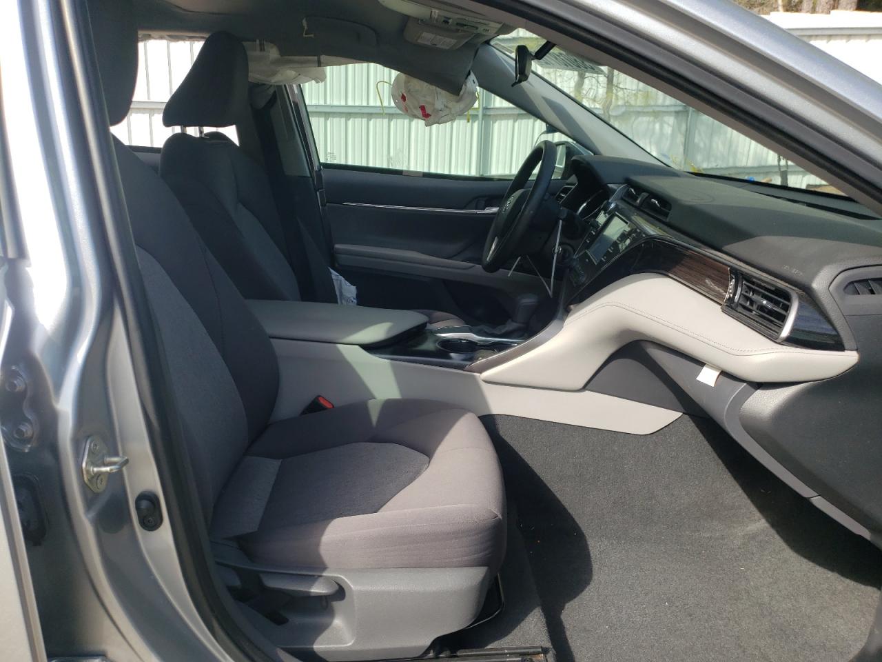 Photo 5 from auction – 2020 TOYOTA CAMRY LE with VIN 4T1C11AK2LU896150