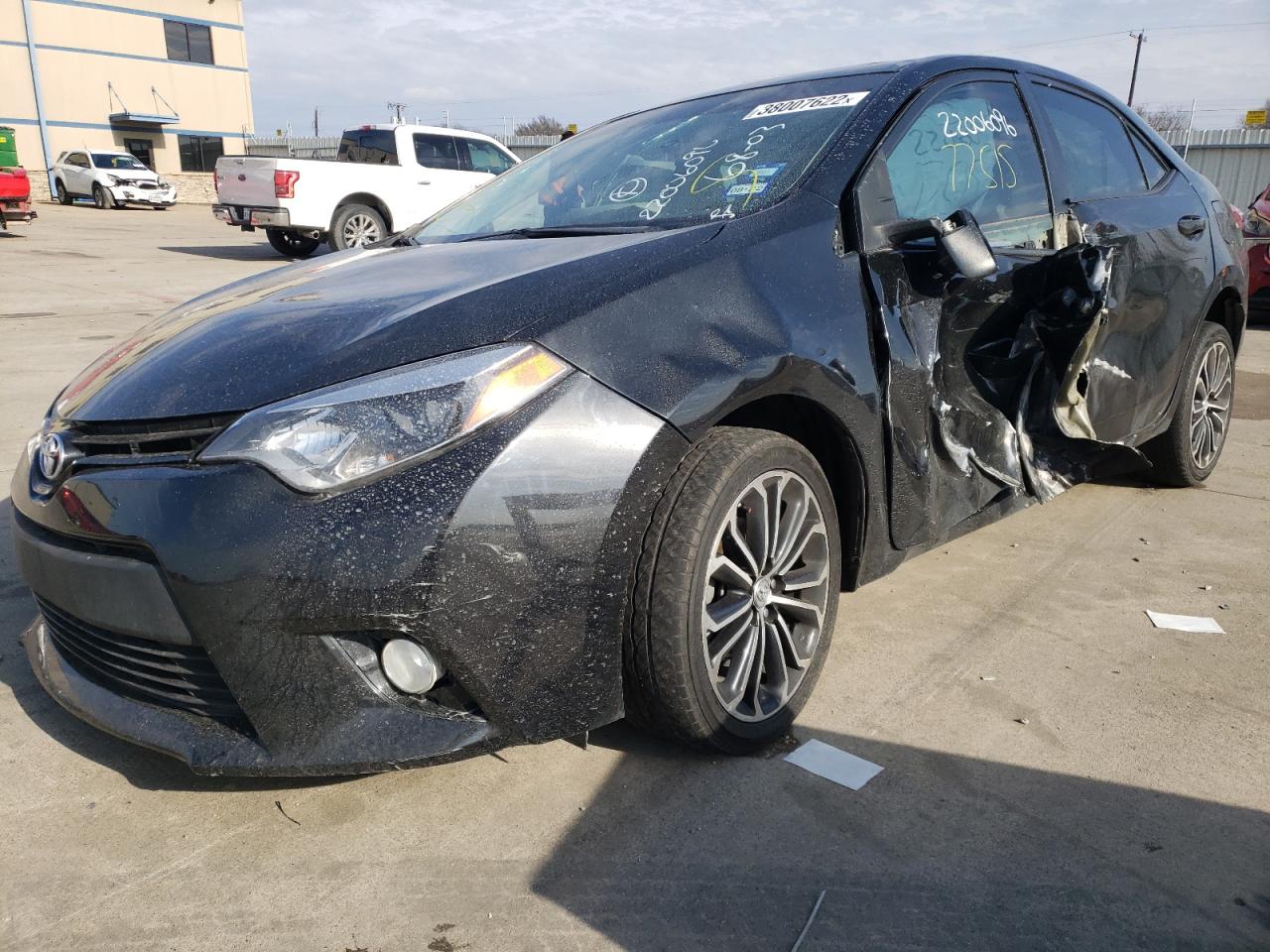 Zdjęcie 2 z aukcji – 2016 TOYOTA COROLLA L z VIN 5YFBURHE8GP461769