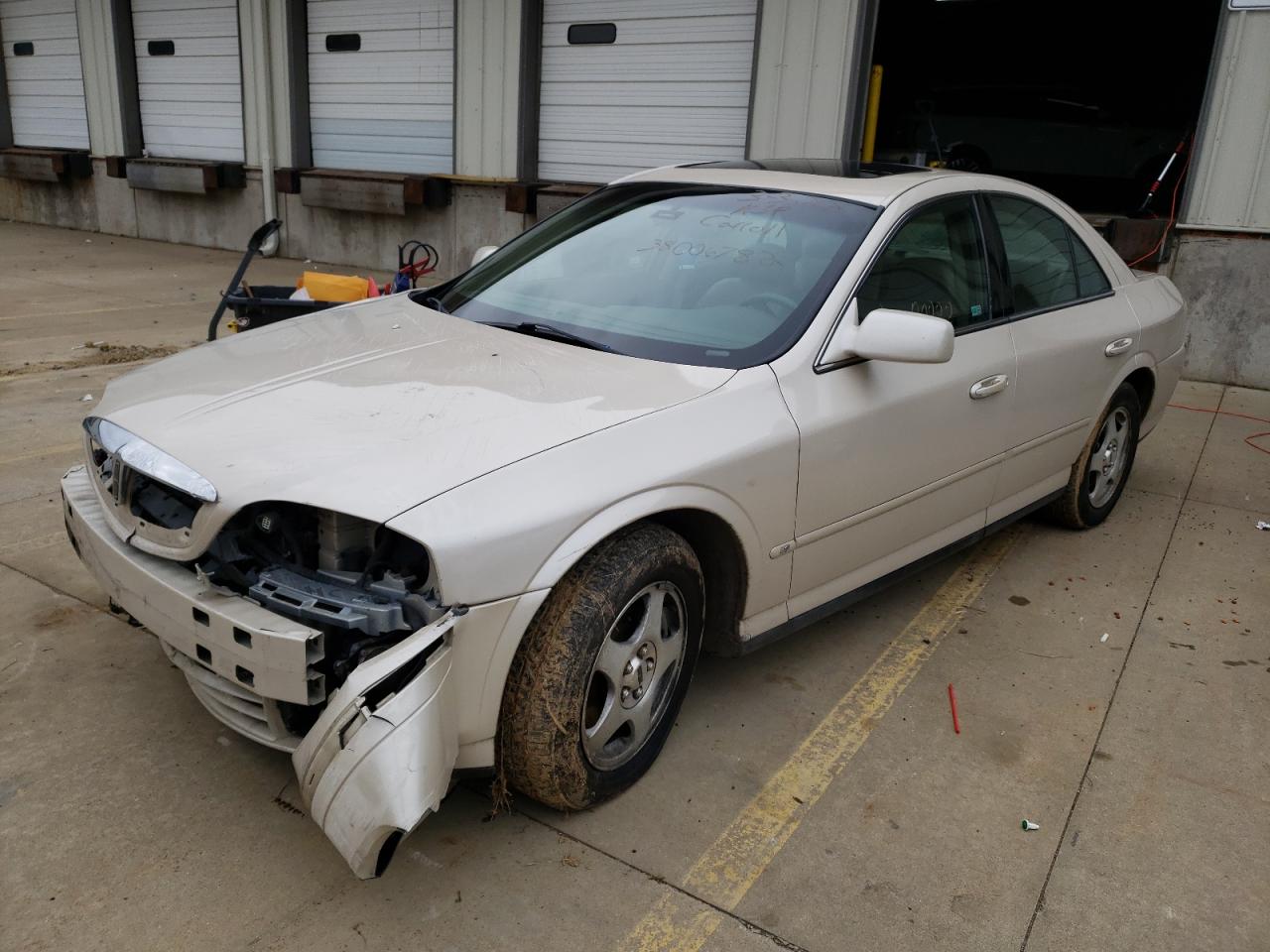 Photo 2 from auction – 2001 LINCOLN LS with VIN 1LNHM86S21Y618658