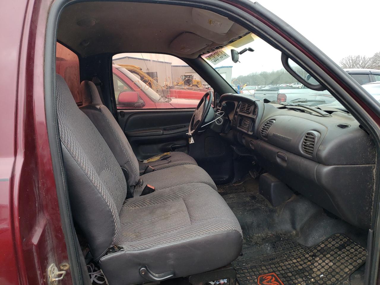 صورة رقم 5 من المزاد - 2000 DODGE RAM 1500 مع VIN 1B7HC16Y2YS616912