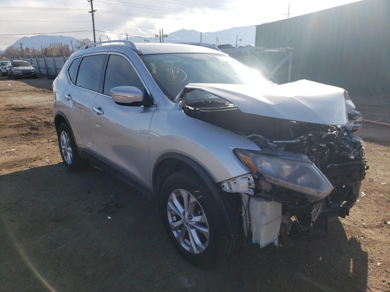 NISSAN ROGUE S 2015 with VIN KNMAT2MV8FP569398 - Photo from auction