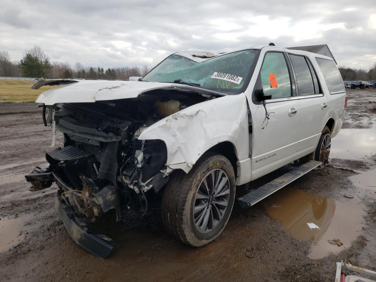 Photo 2 from auction – 2016 LINCOLN NAVIGATOR with VIN 5LMJJ2JT0GEL11987