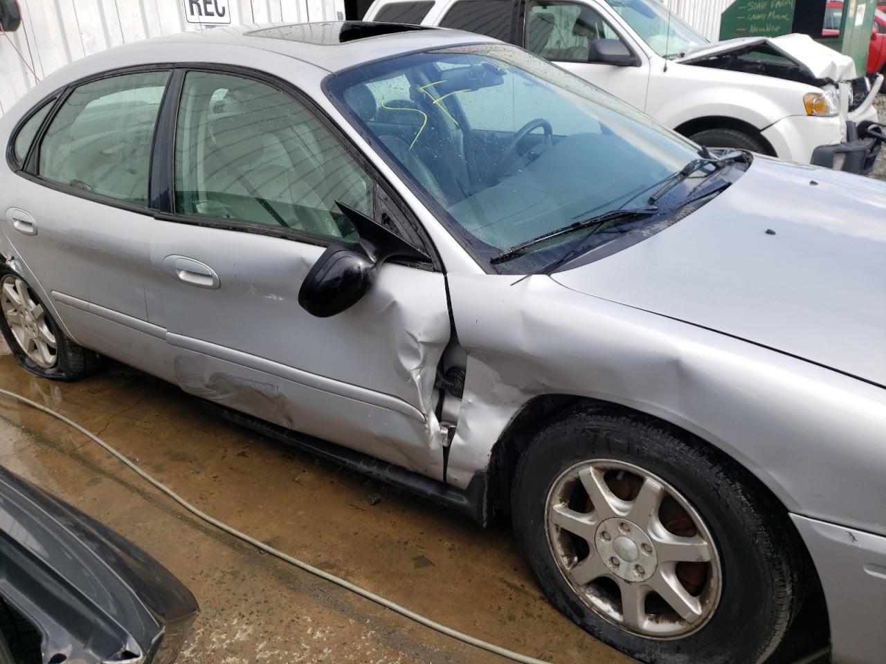 Photo 9 from auction – 2006 FORD TAURUS SEL with VIN 1FAFP56U46A251593