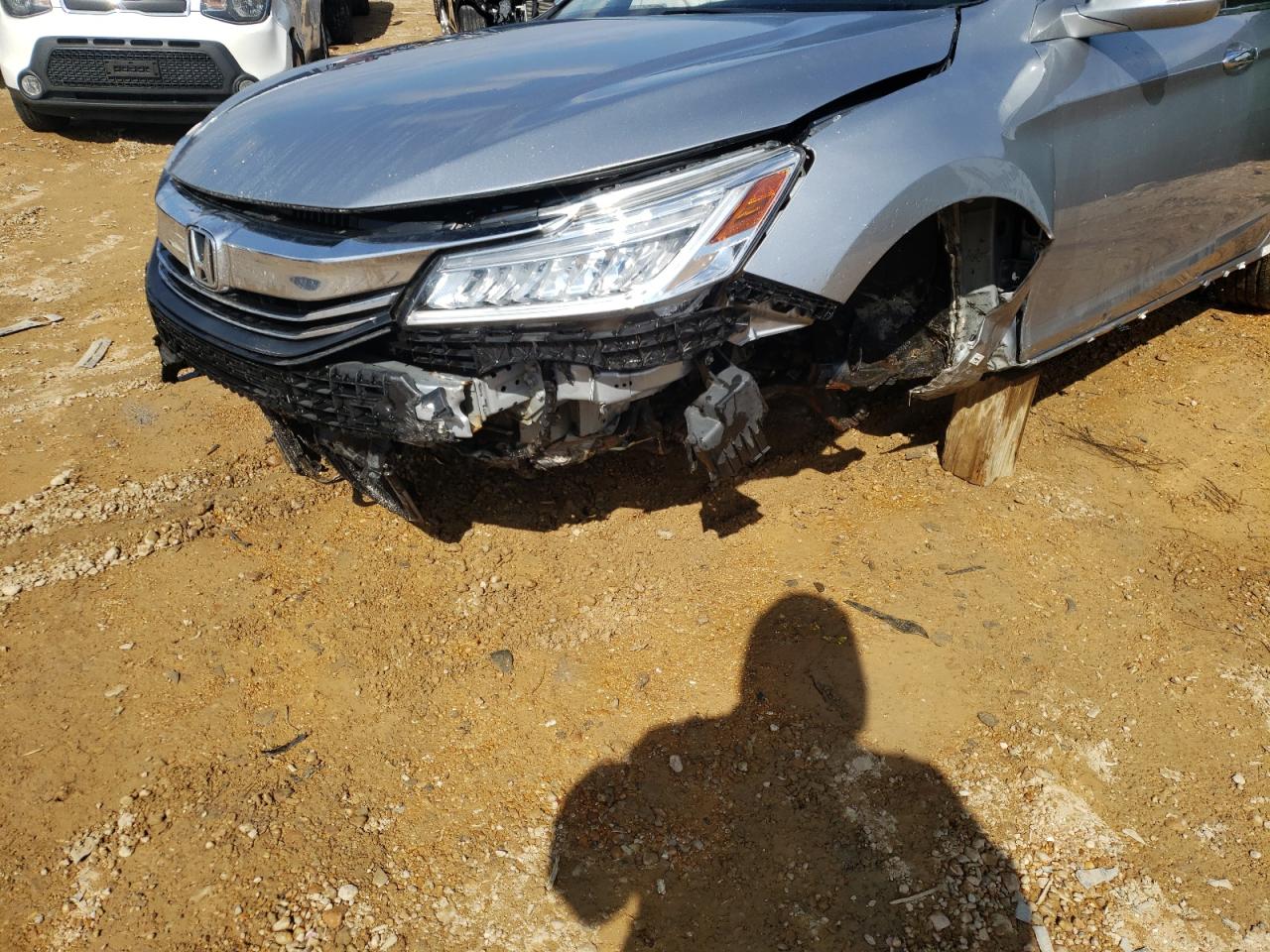 Photo 9 from auction – 2017 HONDA ACCORD TOU with VIN 1HGCR3F96HA042836