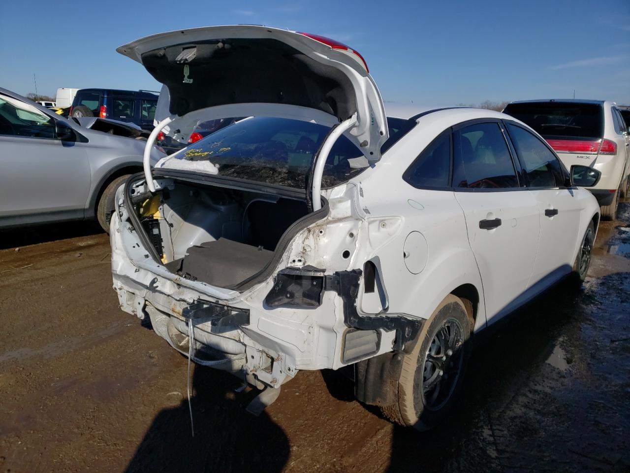 Photo 4 from auction – 2015 FORD FOCUS S with VIN 1FADP3E20FL269265