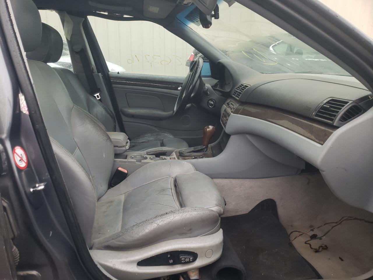 Photo 5 from auction – 2002 BMW 325 I with VIN WBAET37492NG79103
