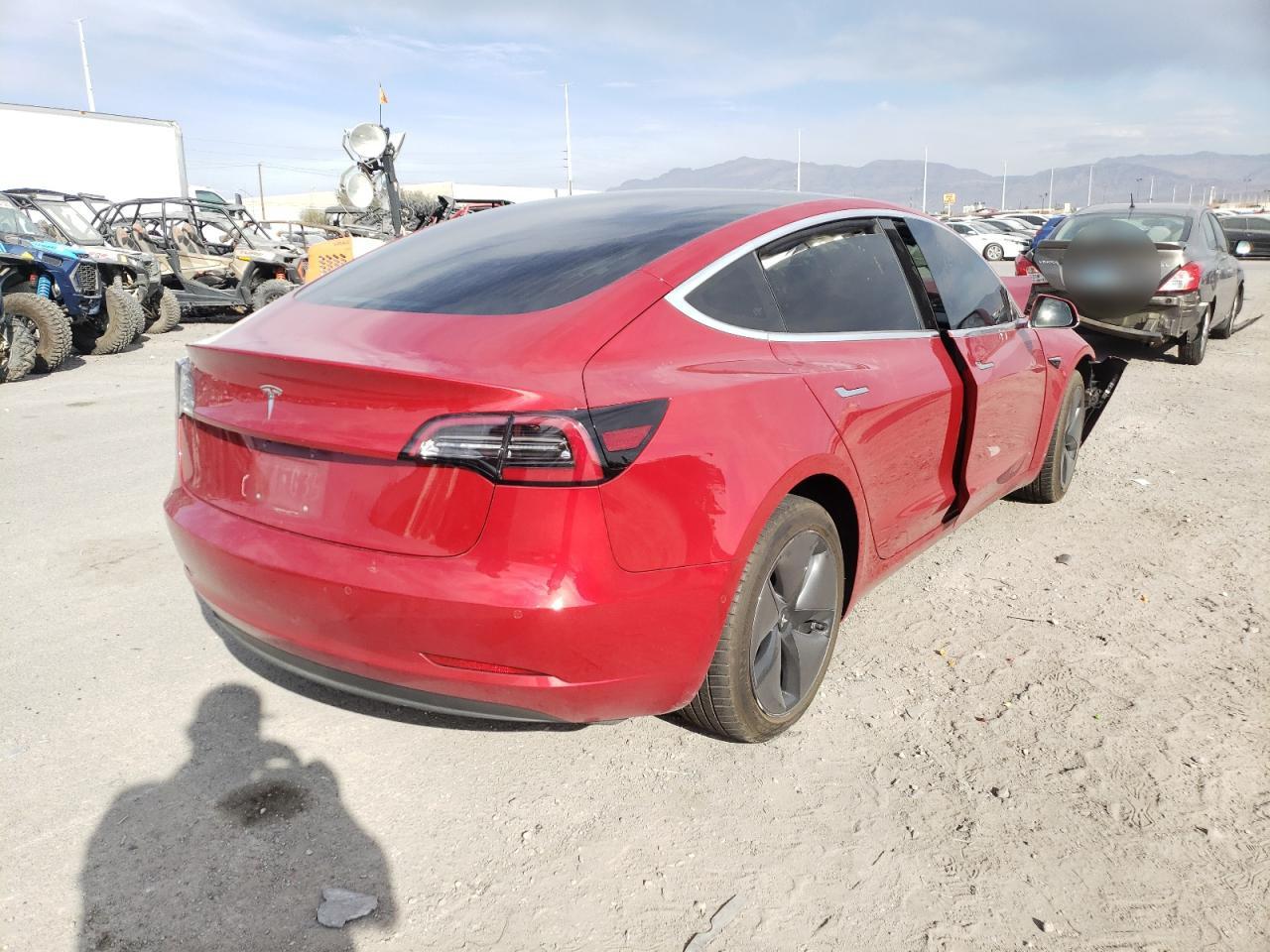 Photo 4 from auction – 2018 TESLA MODEL 3 with VIN 5YJ3E1EA9JF053322