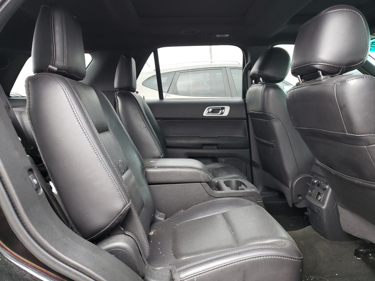 Photo 6 from auction – 2013 FORD EXPLORER L with VIN 1FM5K8F8XDGC37745