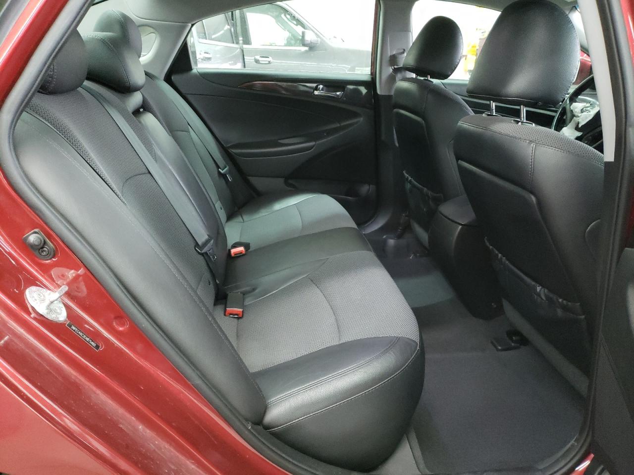 Photo 6 from auction – 2014 HYUNDAI SONATA SE with VIN 5NPEC4AC2EH875460