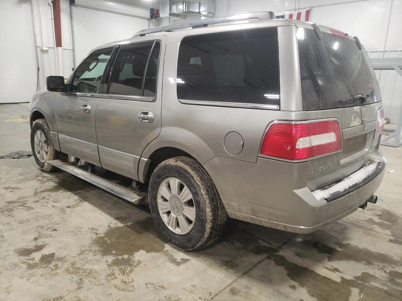 Photo 3 from auction – 2008 LINCOLN NAVIGATOR with VIN 5LMFU28508LJ10463