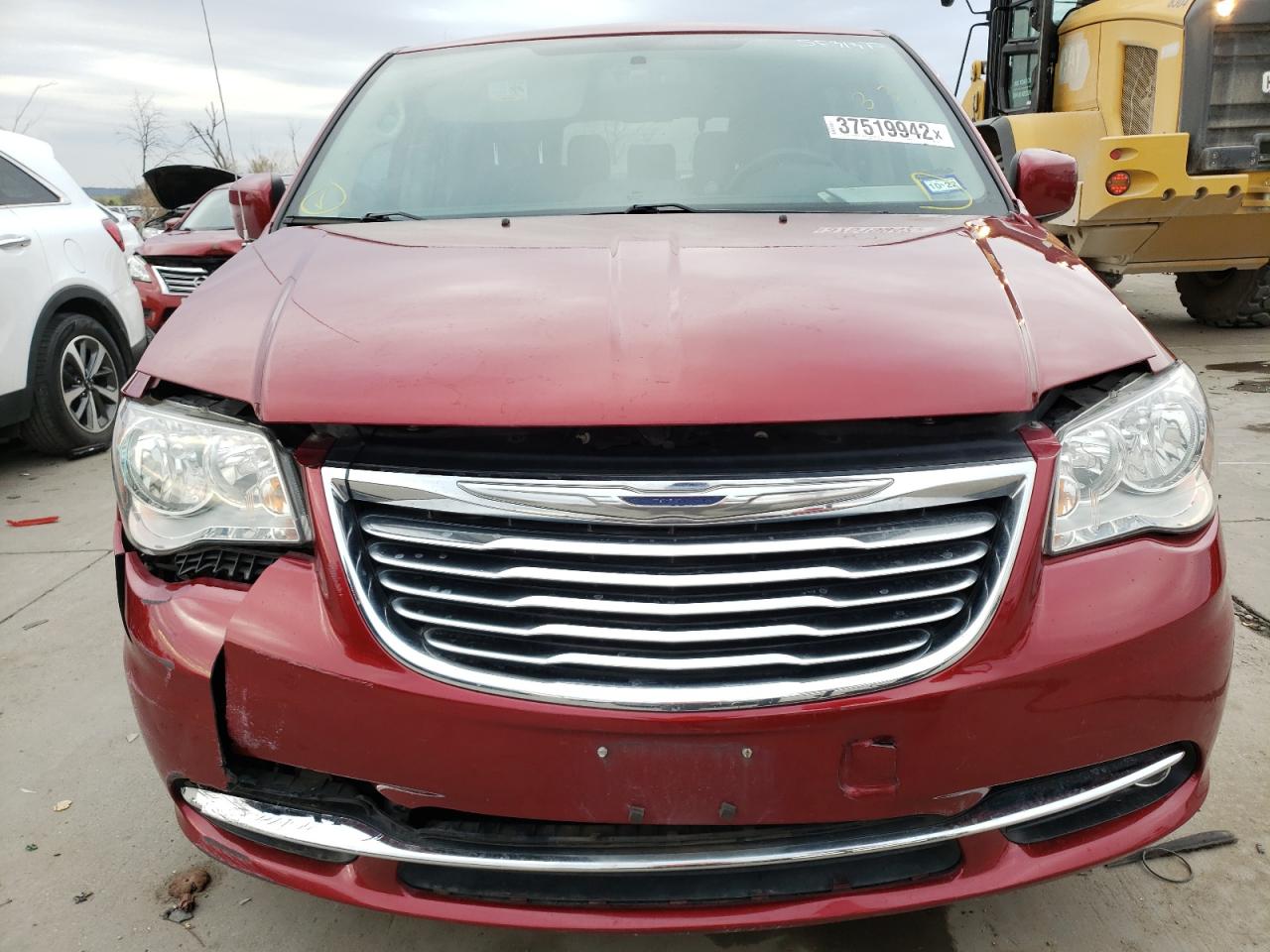 Photo 9 from auction – 2016 CHRYSLER TOWN & COU with VIN 2C4RC1BG3GR132913
