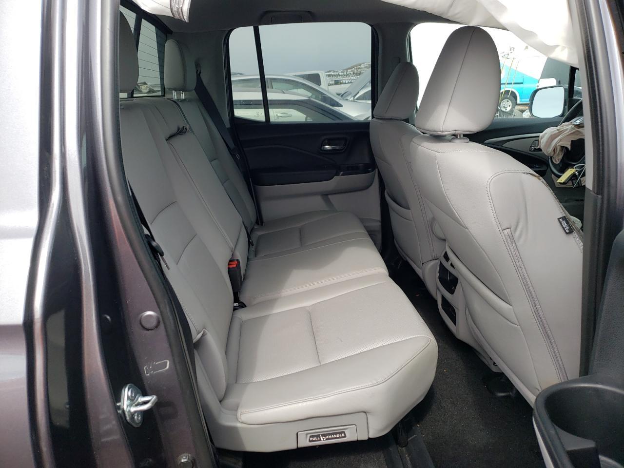 Photo 6 from auction – 2020 HONDA RIDGELINE with VIN 5FPYK3F55LB023000