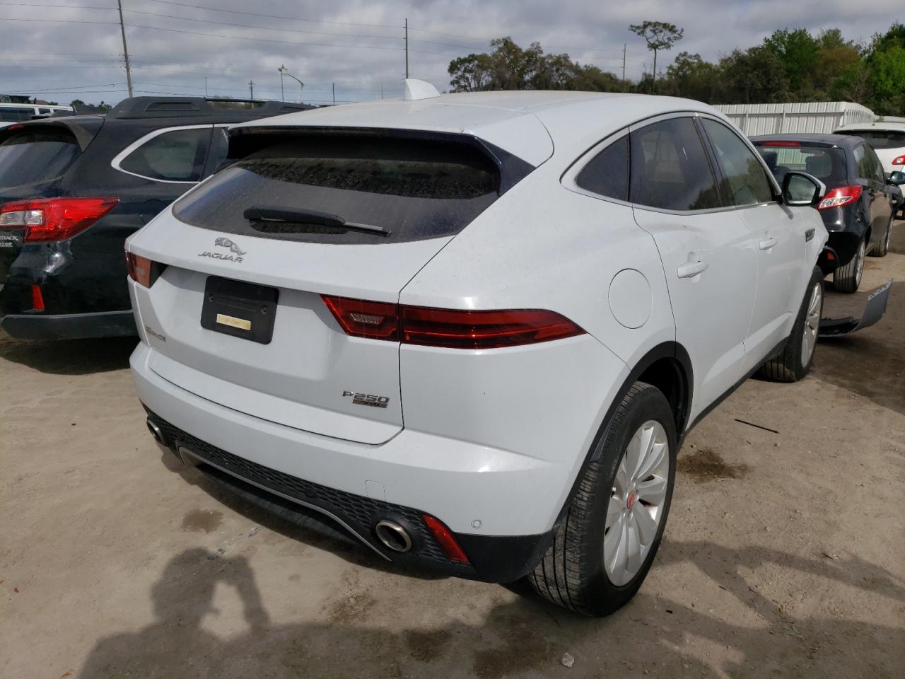 Photo 4 from auction – 2018 JAGUAR E-PACE S with VIN SADFJ2FX5J1Z01856