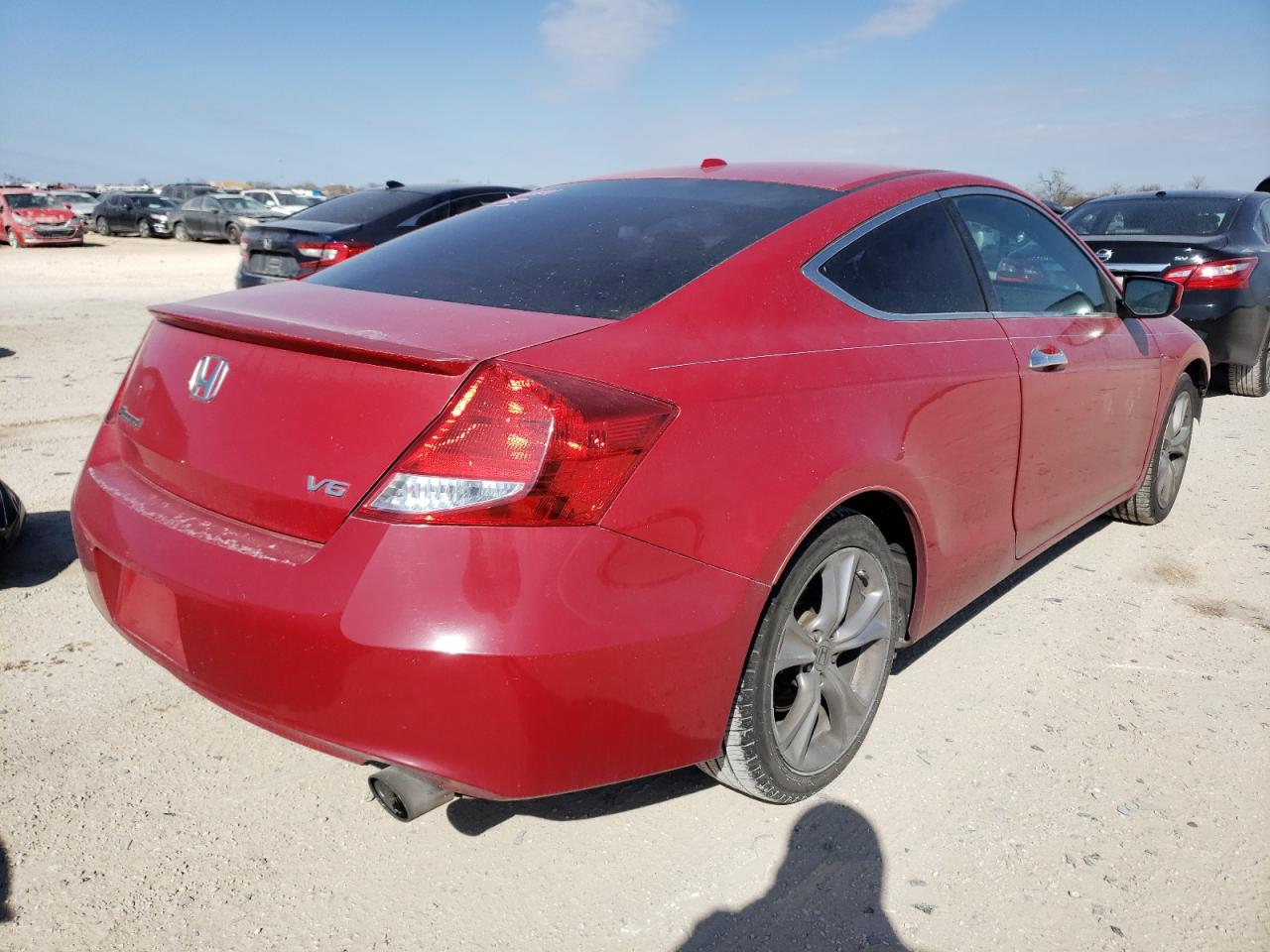 Photo 4 from auction – 2011 HONDA ACCORD EXL with VIN 1HGCS2B86BA007569