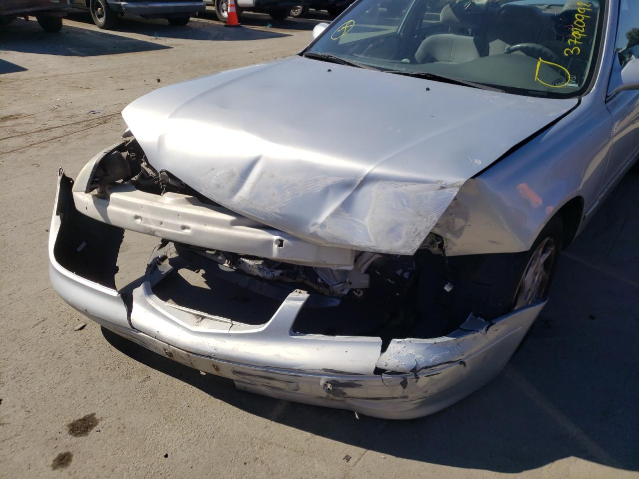 Photo 9 from auction – 2000 MAZDA 626 ES with VIN 1YVGF22D2Y5113496