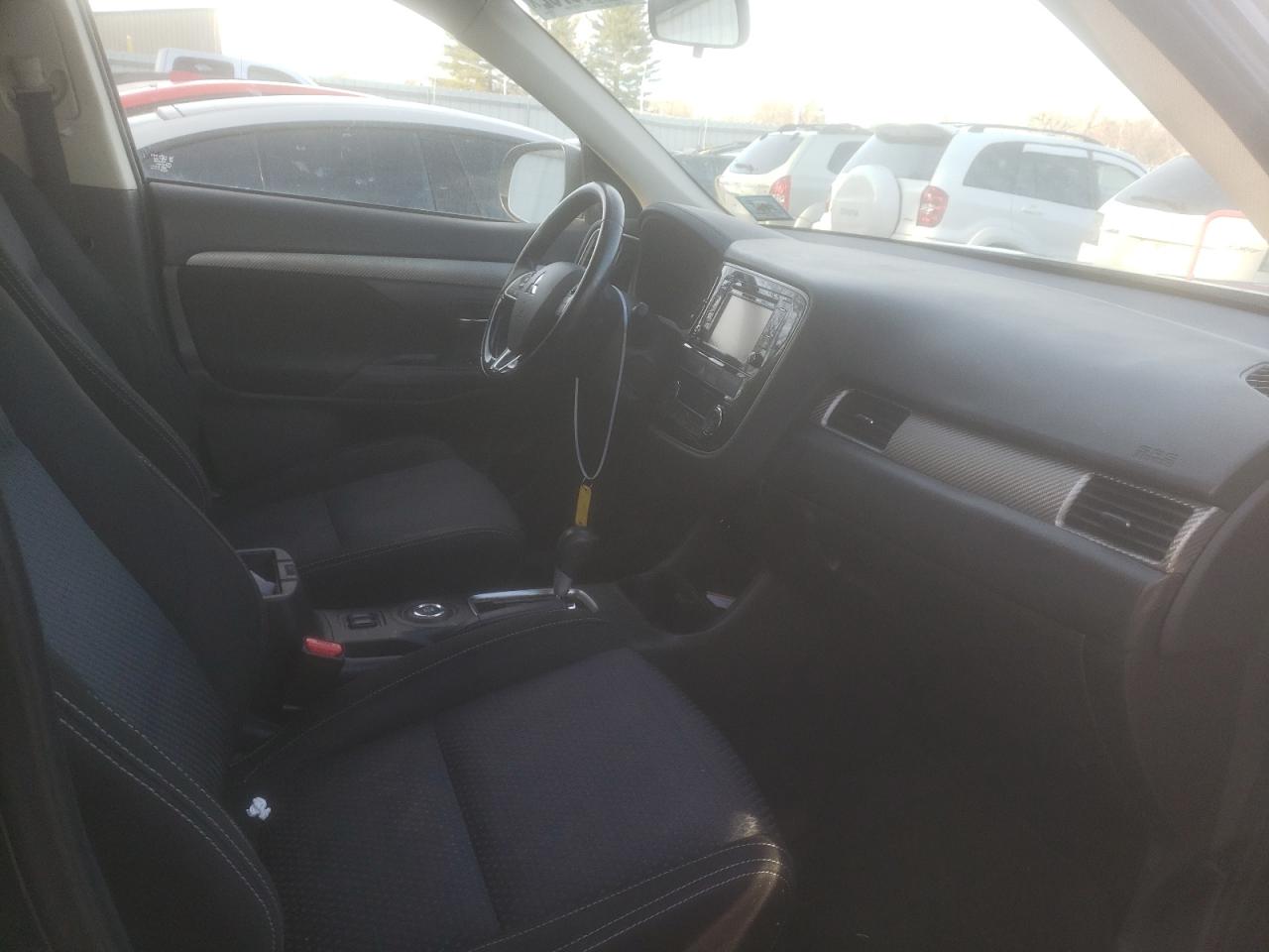 Photo 5 from auction – 2016 MITSUBISHI OUTLANDER with VIN JA4AZ3A36GZ004462