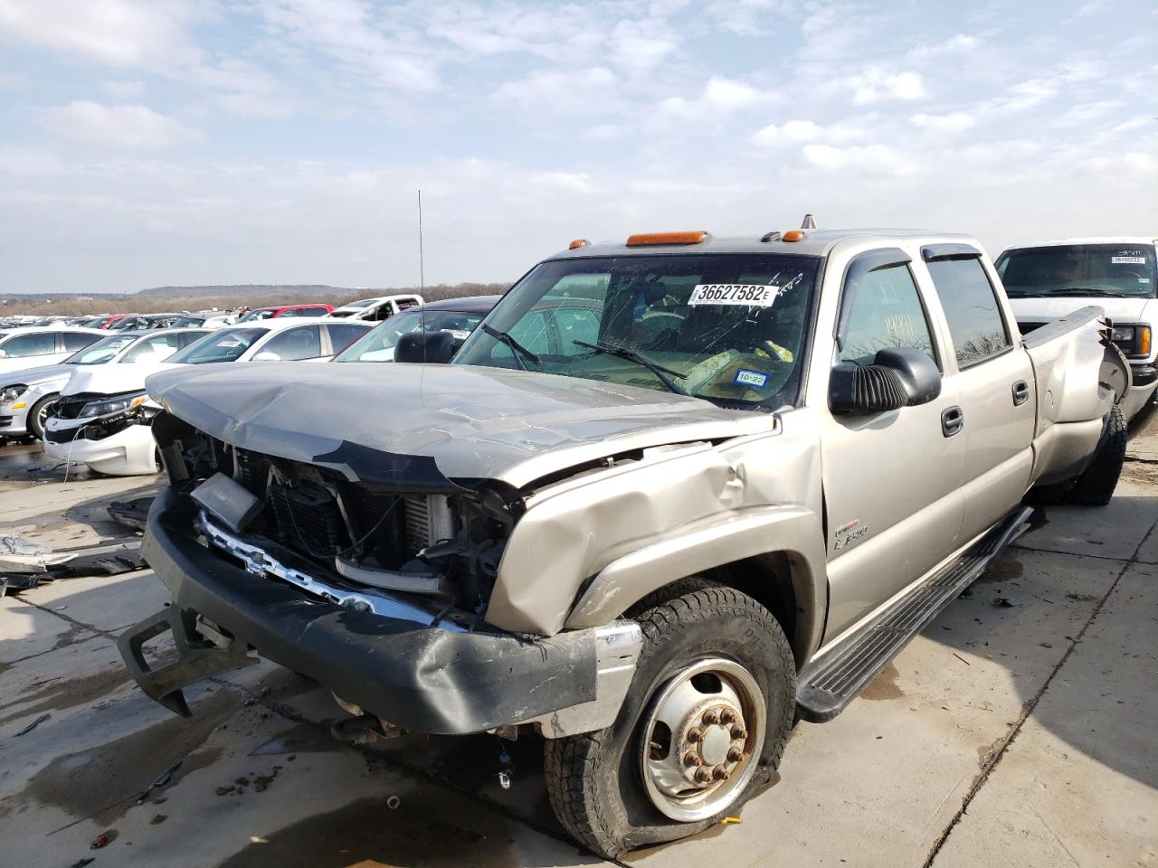 Photo 2 from auction – 2003 CHEVROLET SILVERADO with VIN 1GCJK33163F122027