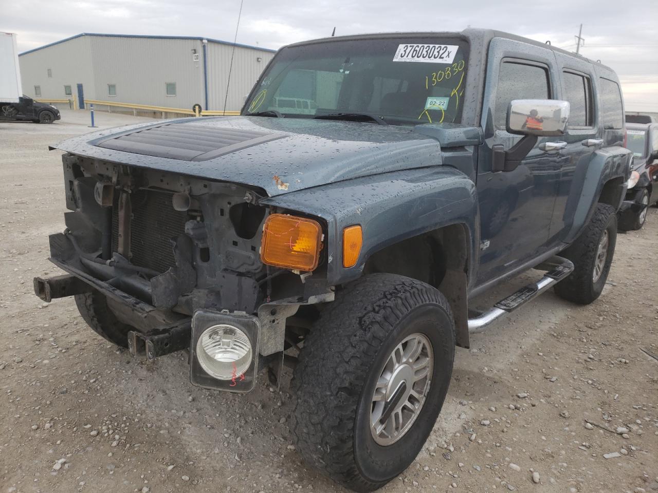 Photo 2 from auction – 2006 HUMMER H3 with VIN 5GTDN136468130830