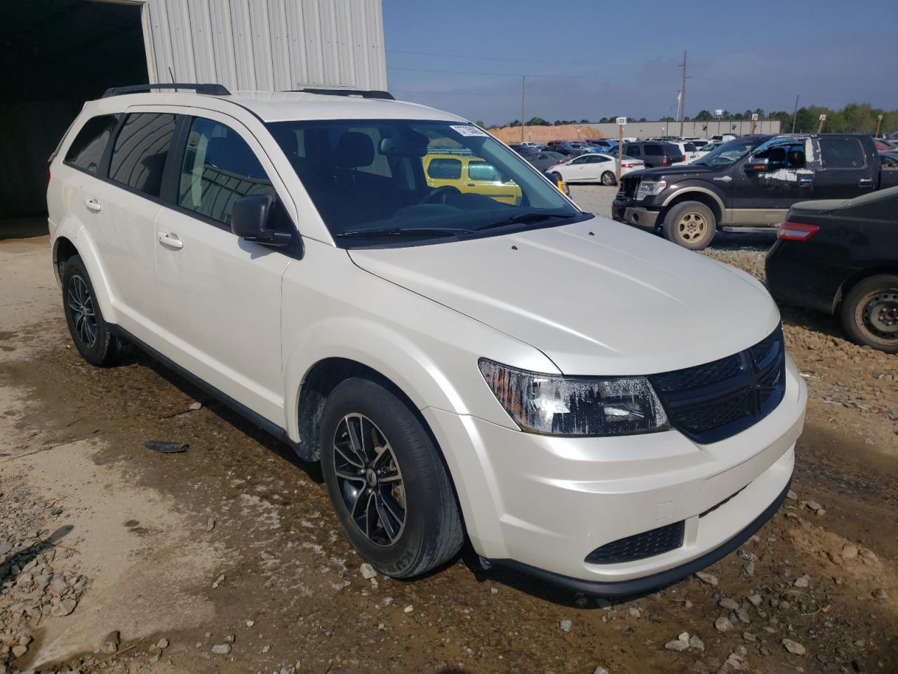 DODGE JOURNEY SE 2018 with VIN 3C4PDCAB8JT384781 - Photo from auction