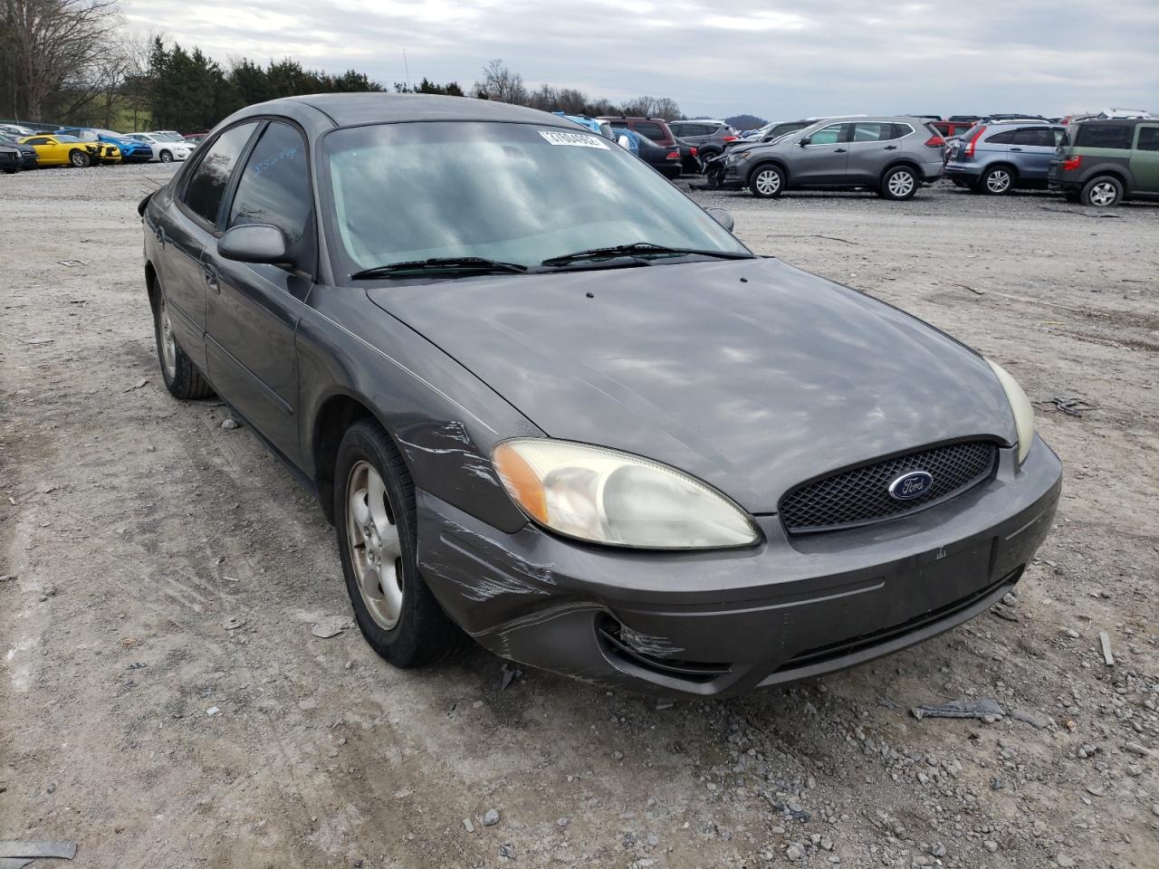 FORD TAURUS SE 2004 مع رقم تعريف المركبة 1FAFP53U14A131039 - صورة من المزاد