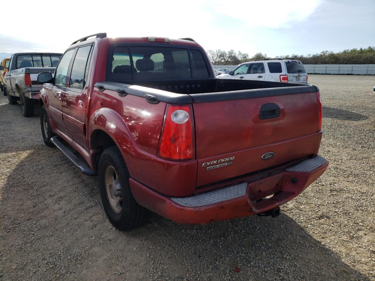 Photo 3 from auction – 2005 FORD EXPLORER S with VIN 1FMZU67K75UA13054