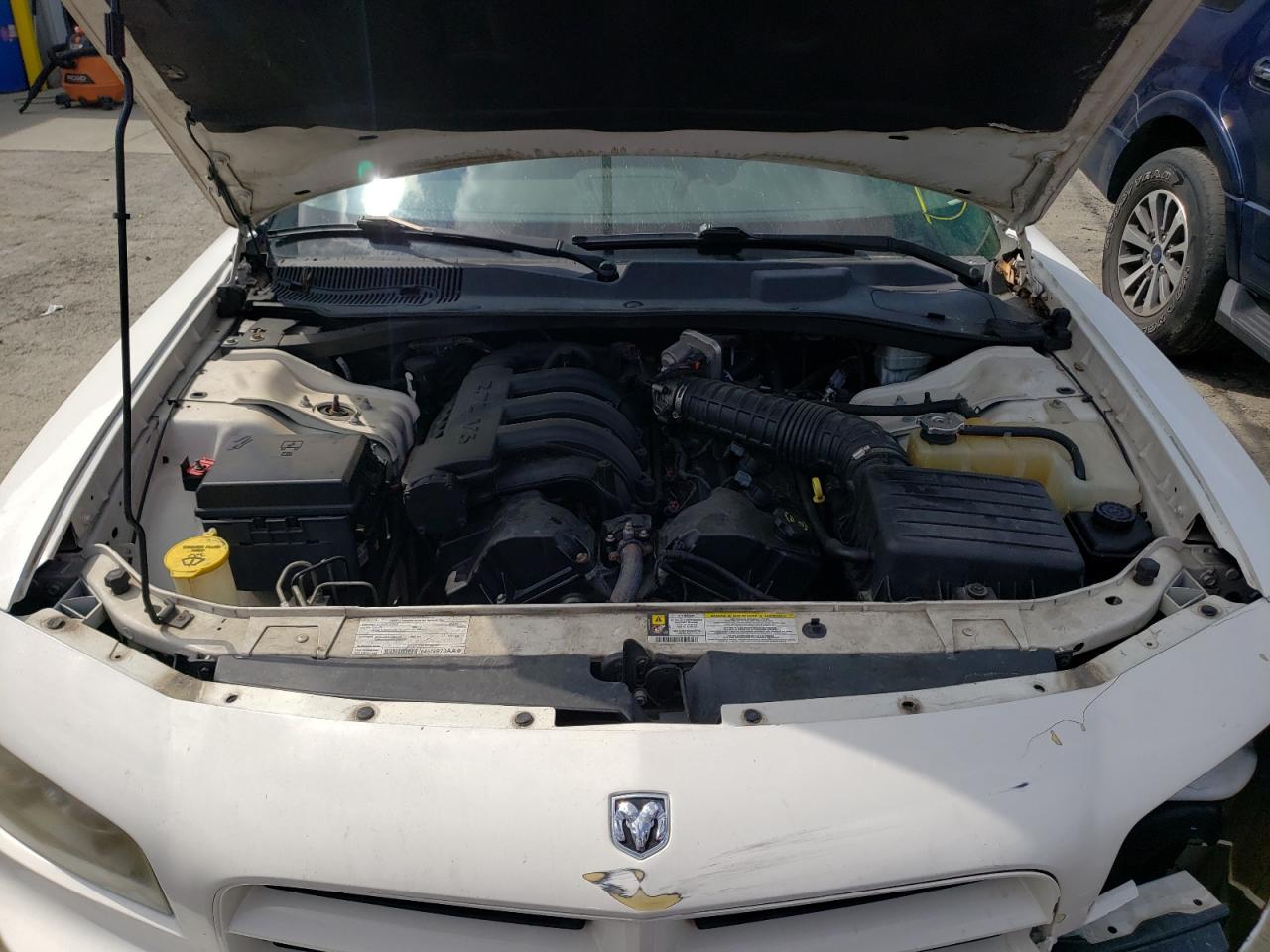 Photo 7 from auction – 2008 DODGE CHARGER with VIN 2B3KA43R38H195897