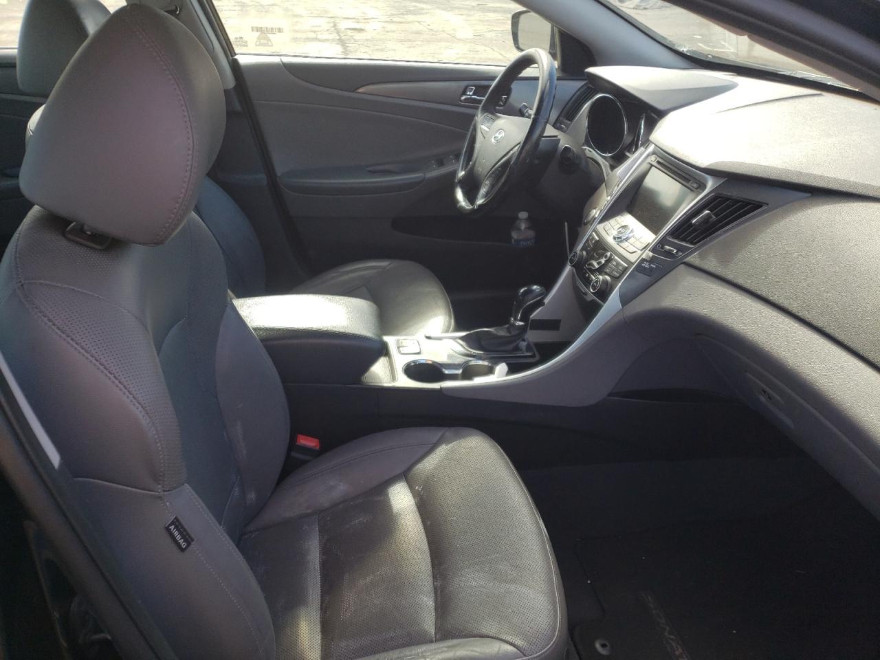 Photo 5 from auction – 2015 HYUNDAI SONATA HYB with VIN KMHEC4A43FA128219