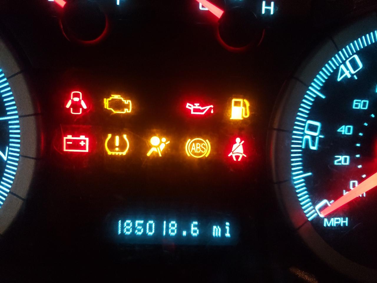 Photo 8 from auction – 2010 FORD ESCAPE XLT with VIN 1FMCU0D70AKB19631