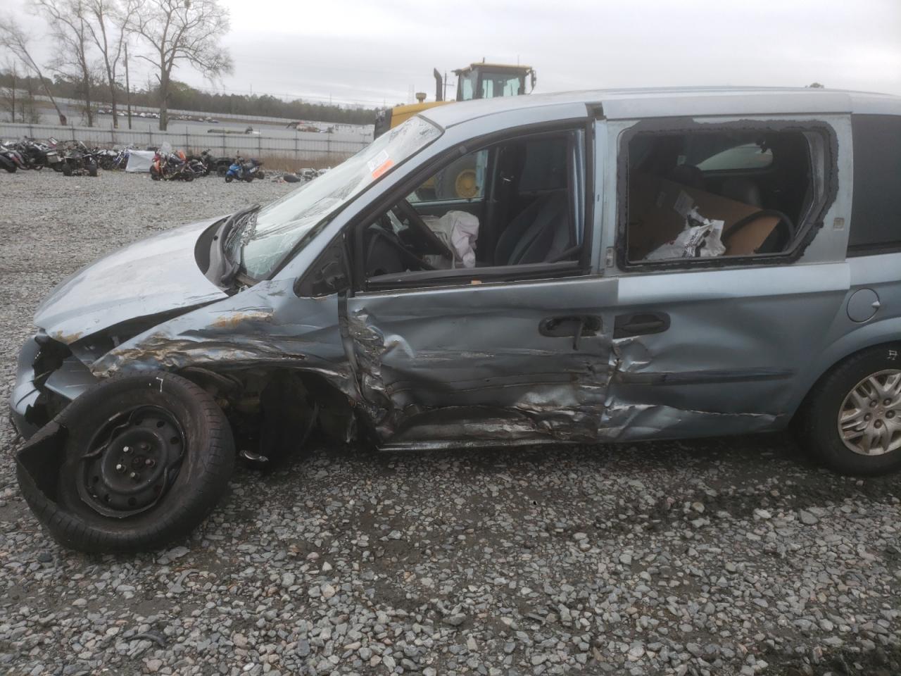 Photo 10 from auction – 2004 DODGE CARAVAN SE with VIN 1D4GP25R74B545249