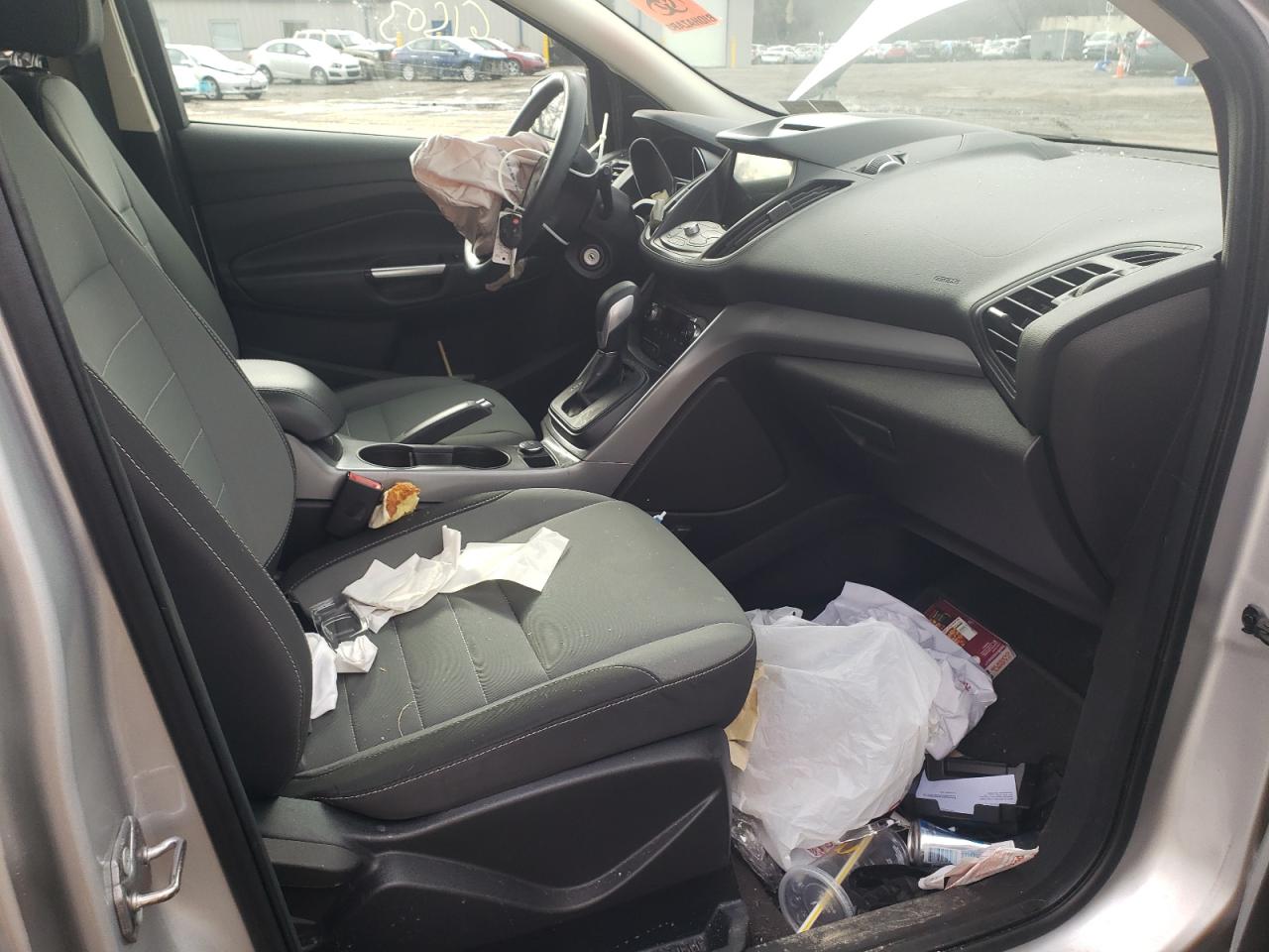 Photo 5 from auction – 2016 FORD ESCAPE SE with VIN 1FMCU9GX5GUB86464