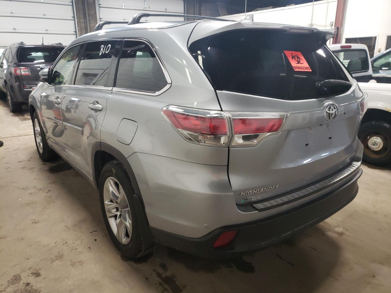 Photo 3 from auction – 2016 TOYOTA HIGHLANDER with VIN 5TDDKRFH3GS269842