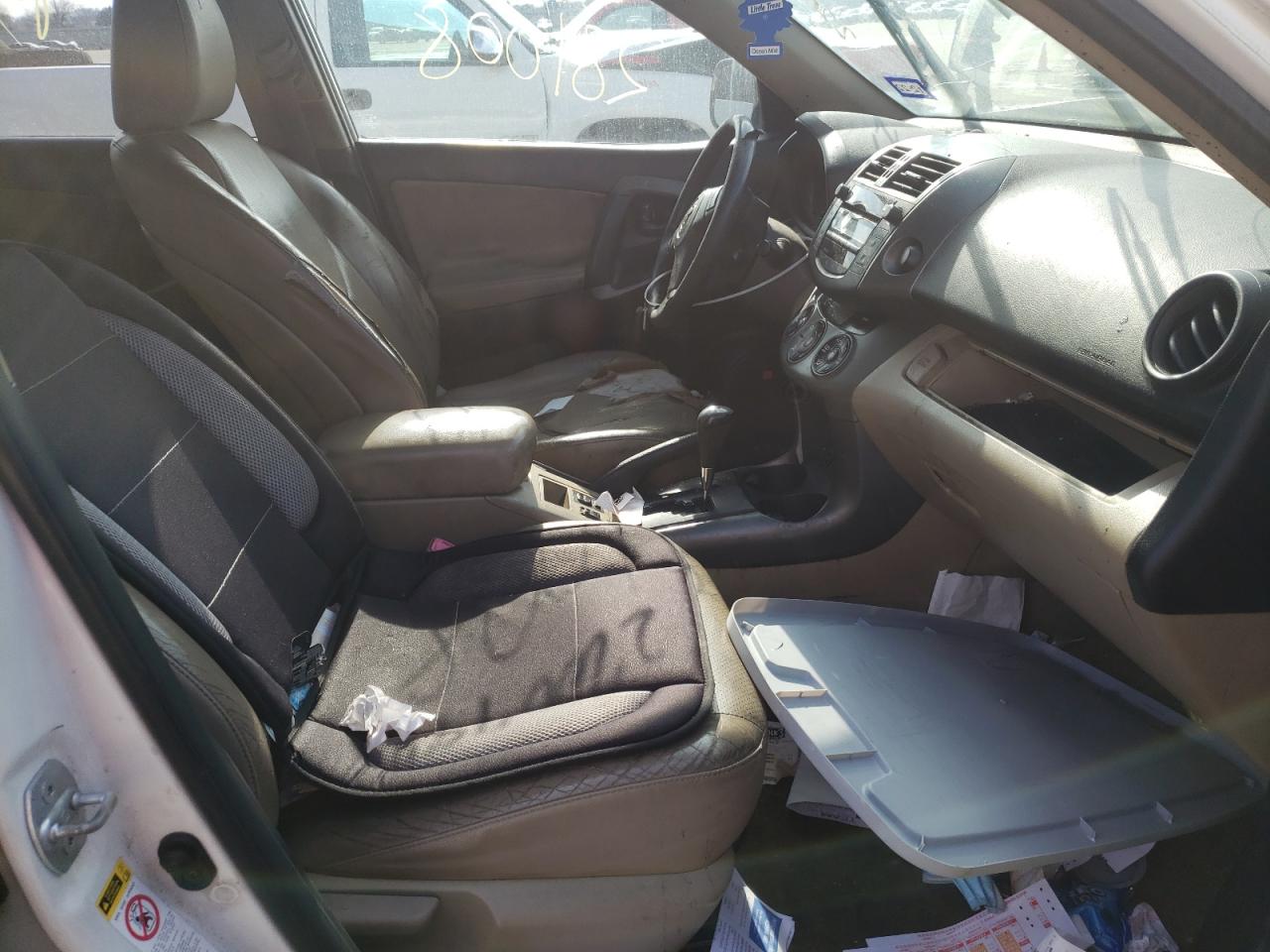 Photo 5 from auction – 2010 TOYOTA RAV4 LIMIT with VIN JTMYF4DV0A5029100