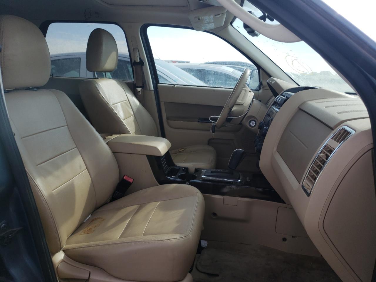 Photo 5 from auction – 2011 FORD ESCAPE LIM with VIN 1FMCU0EG5BKA81202