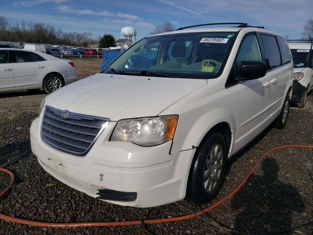 Photo 2 from auction – 2010 CHRYSLER TOWN & COU with VIN 2A4RR4DE4AR334009