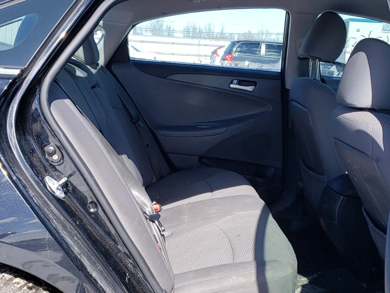 Photo 6 from auction – 2011 HYUNDAI SONATA GLS with VIN 5NPEB4AC0BH232667