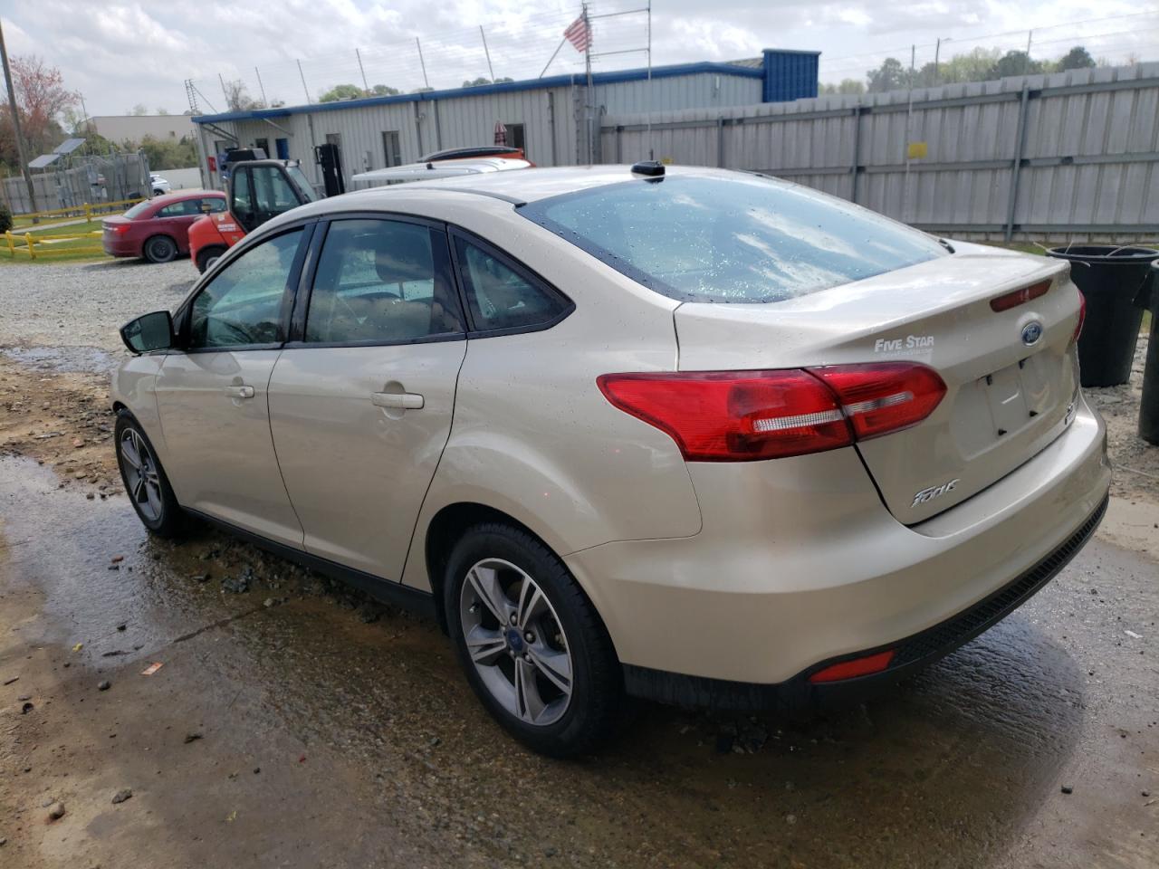 Photo 3 from auction – 2018 FORD FOCUS SE with VIN 1FADP3FE2JL265316