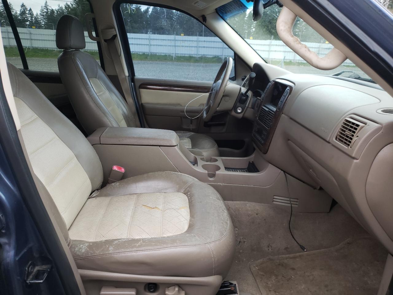 Photo 5 from auction – 2002 FORD EXPLORER E with VIN 1FMDU74E62ZA54269
