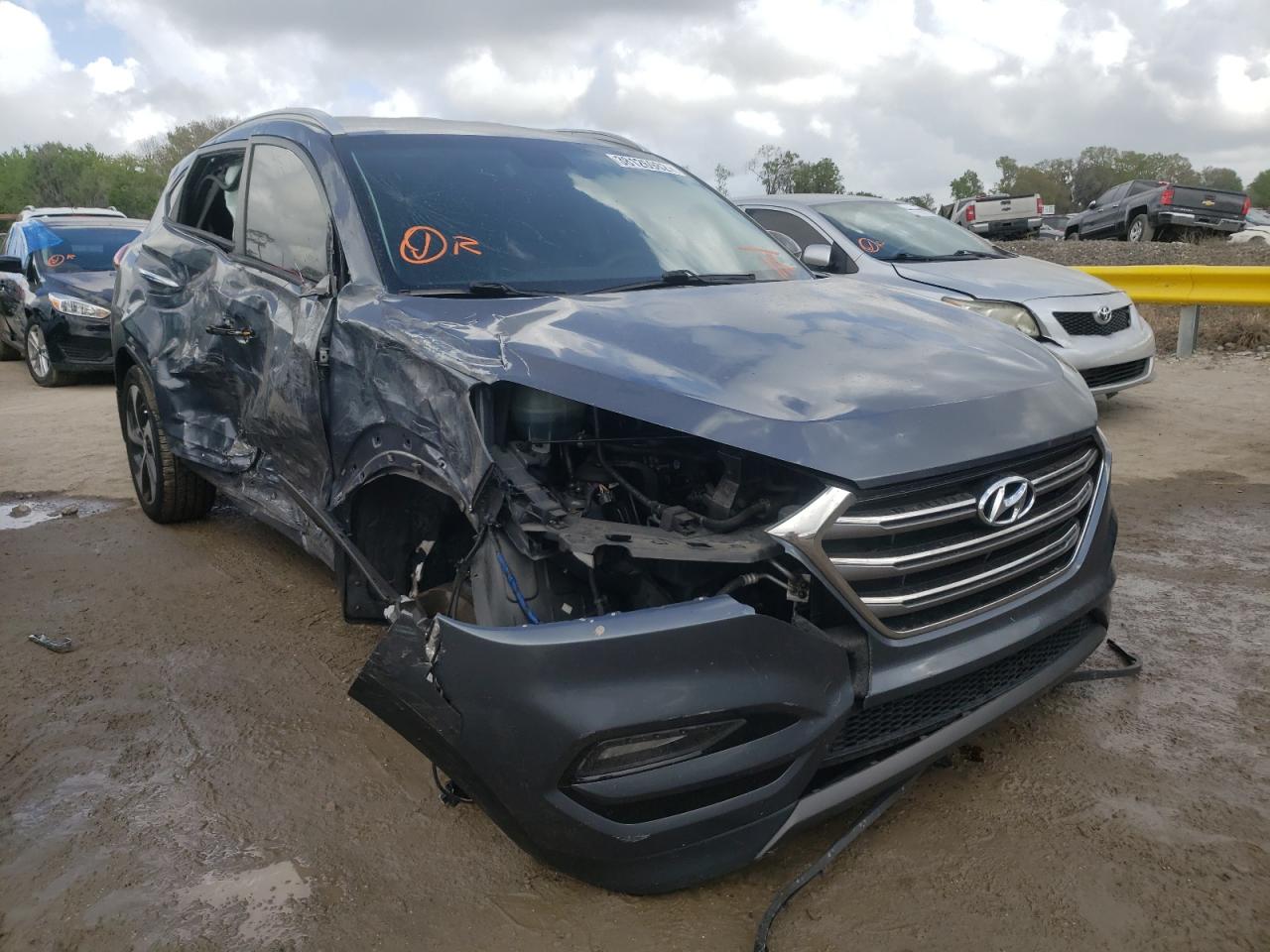HYUNDAI TUCSON LIM 2016 with VIN KM8J33A27GU056710 - Photo from auction