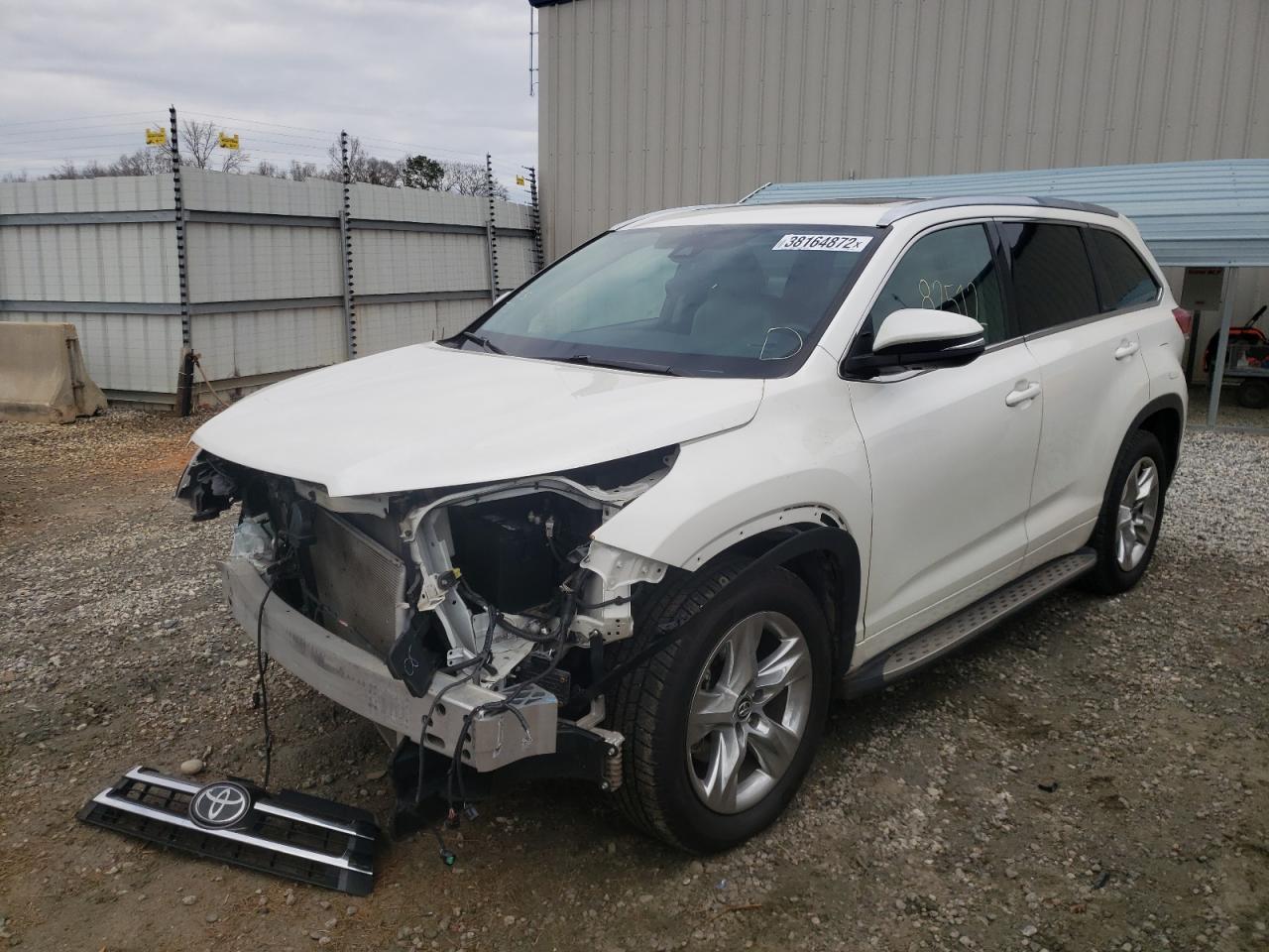 Photo 2 from auction – 2018 TOYOTA HIGHLANDER with VIN 5TDYZRFH9JS257327
