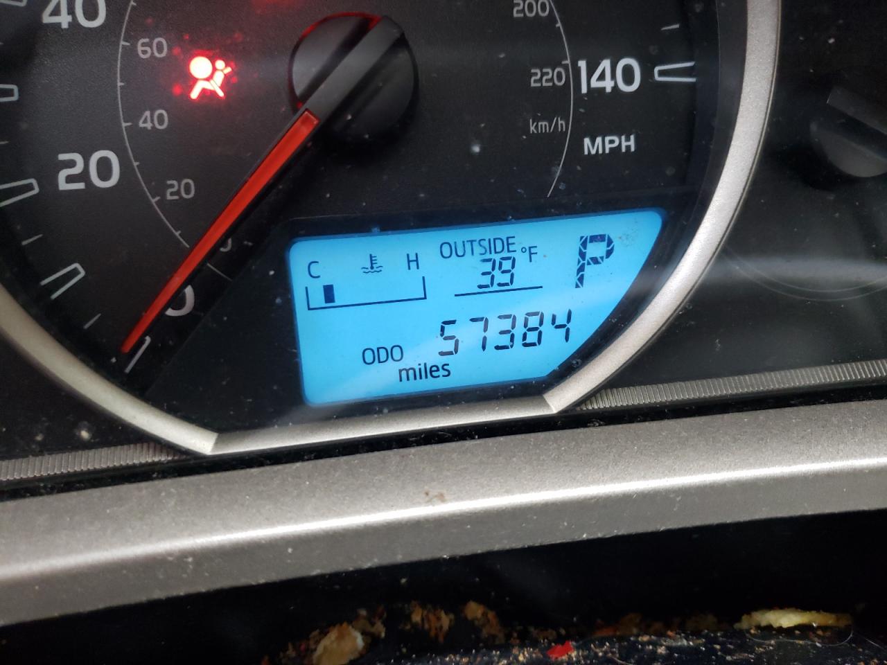 Photo 8 from auction – 2015 TOYOTA RAV4 LE with VIN JTMBFREV0FJ044356