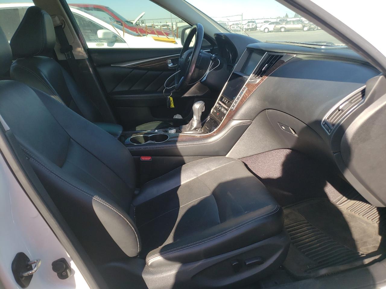 Photo 5 from auction – 2017 INFINITI Q50 PREMIU with VIN JN1EV7AP0HM734883