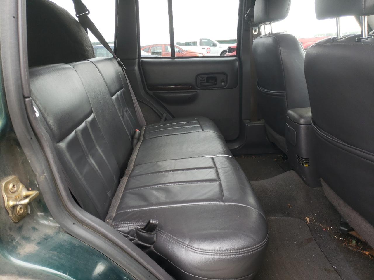 Photo 6 from auction – 2001 JEEP CHEROKEE C with VIN 1J4FF58S41L550680