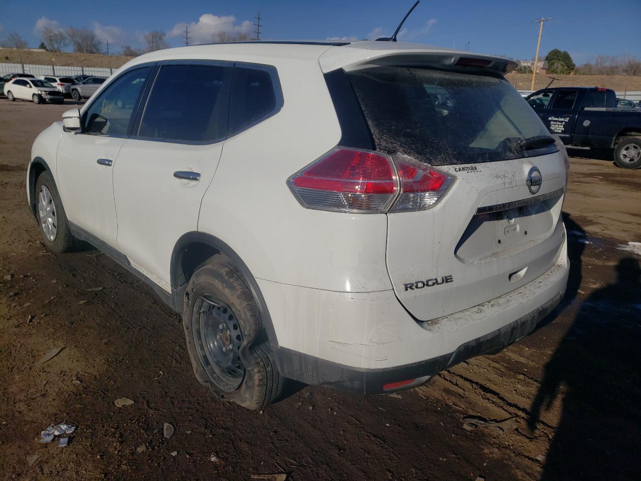 Photo 3 from auction – 2015 NISSAN ROGUE S with VIN KNMAT2MV0FP566589