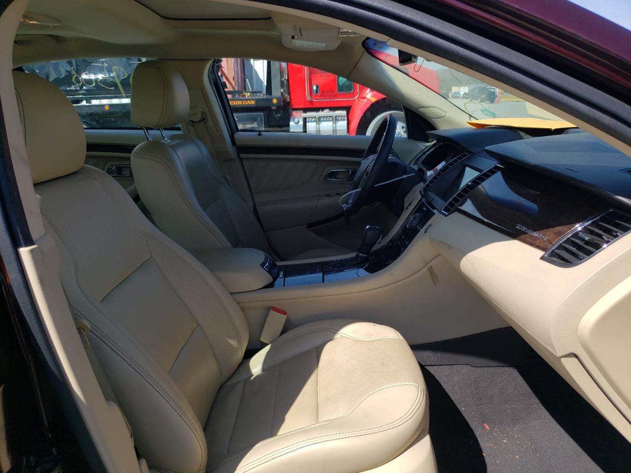 Photo 5 from auction – 2019 FORD TAURUS LIM with VIN 1FAHP2F84KG111223