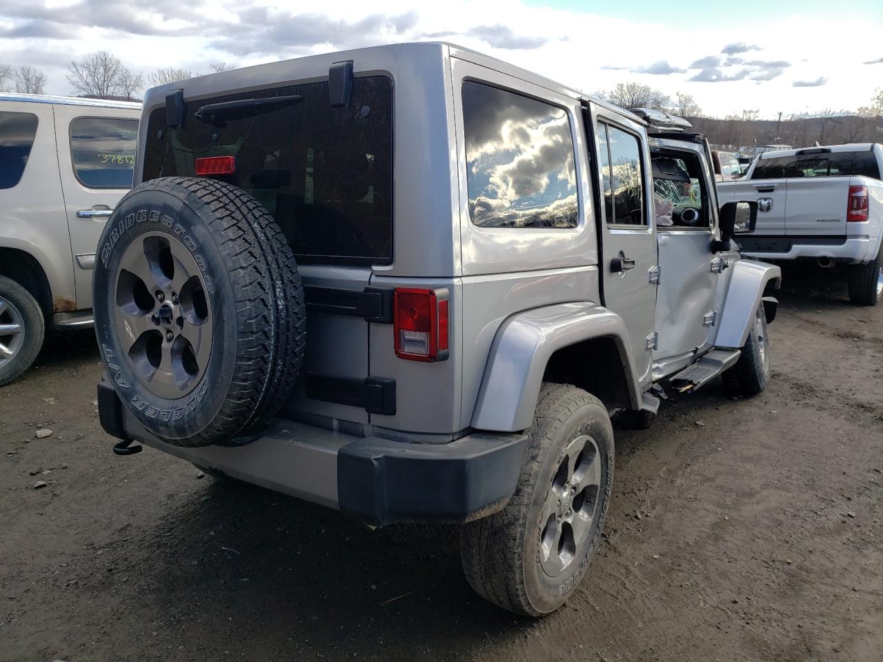 Photo 4 from auction – 2016 JEEP WRANGLER U with VIN 1C4BJWEG5GL167977