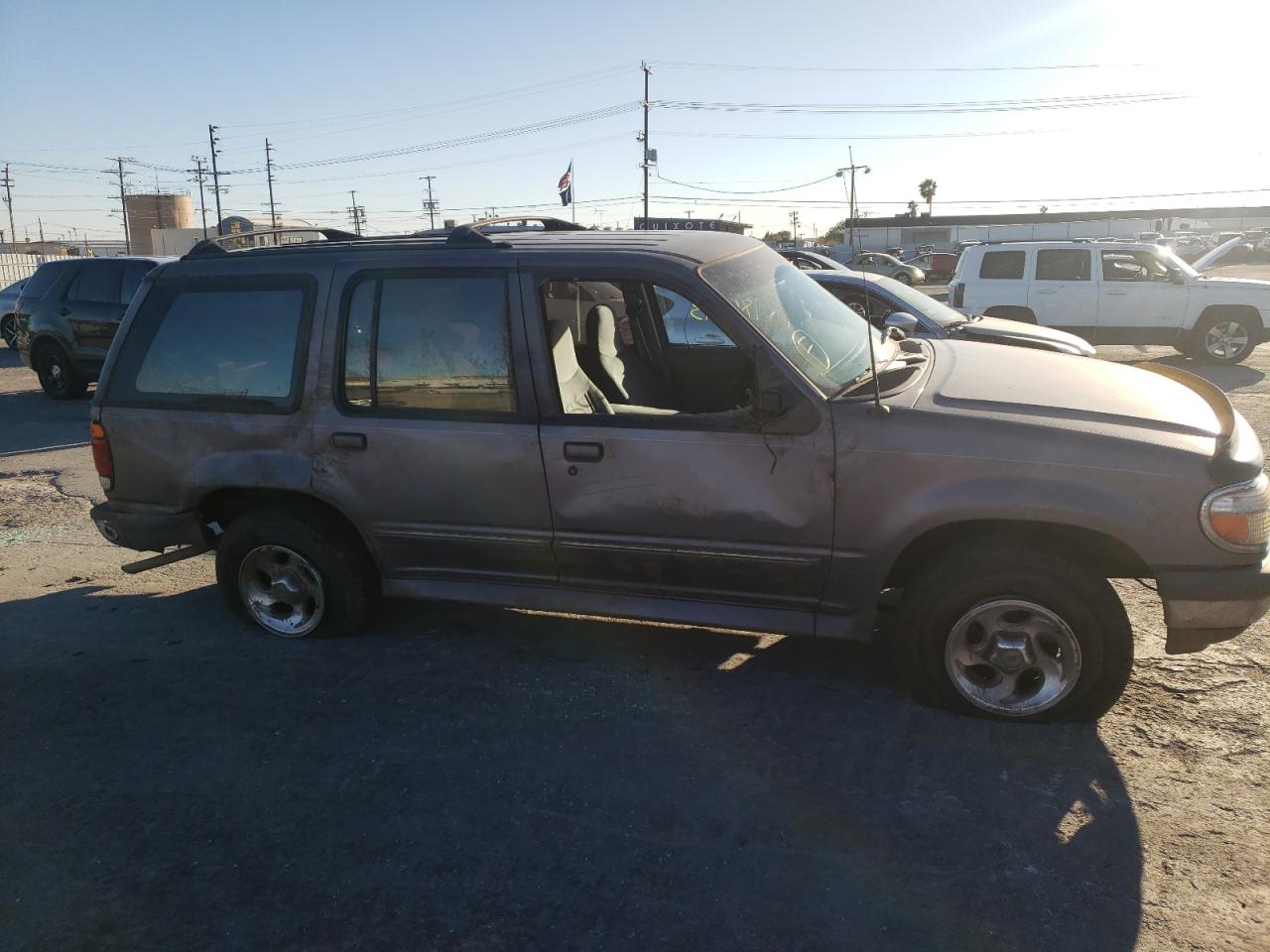 Photo 9 from auction – 1996 FORD EXPLORER with VIN 1FMDU34X2TZB36009