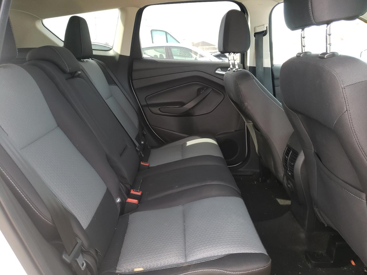 Photo 6 from auction – 2017 FORD ESCAPE SE with VIN 1FMCU9GD9HUE41852